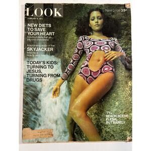 LOOK MAGAZINE February 9 1971 Vintage Fashion Jamaica Jesus Movement Skyjacker
